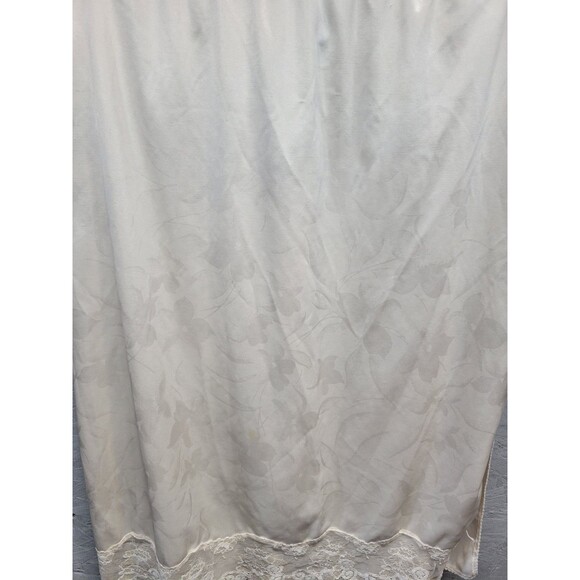 VINTAGE Beige NYLON W/ LACE TRIM HALF SLIP MADE IN USA SIZE M - Picture 6 of 10
